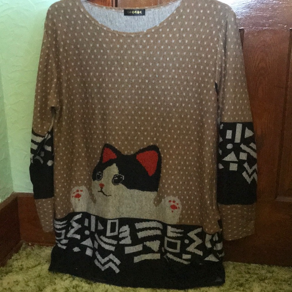 ‼️Super cute soft pullover top with cat print‼️